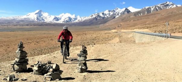 Explore redspokes' Lhasa to Kathmandu Bicycle Tour